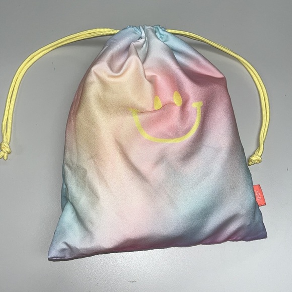 Eyelash essential bundle with bag, glue and eyeliner glue, all new unused 6 sets - Picture 9 of 9